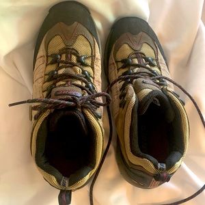 Hi-Tec Women’s Walking Boots Size 9.5